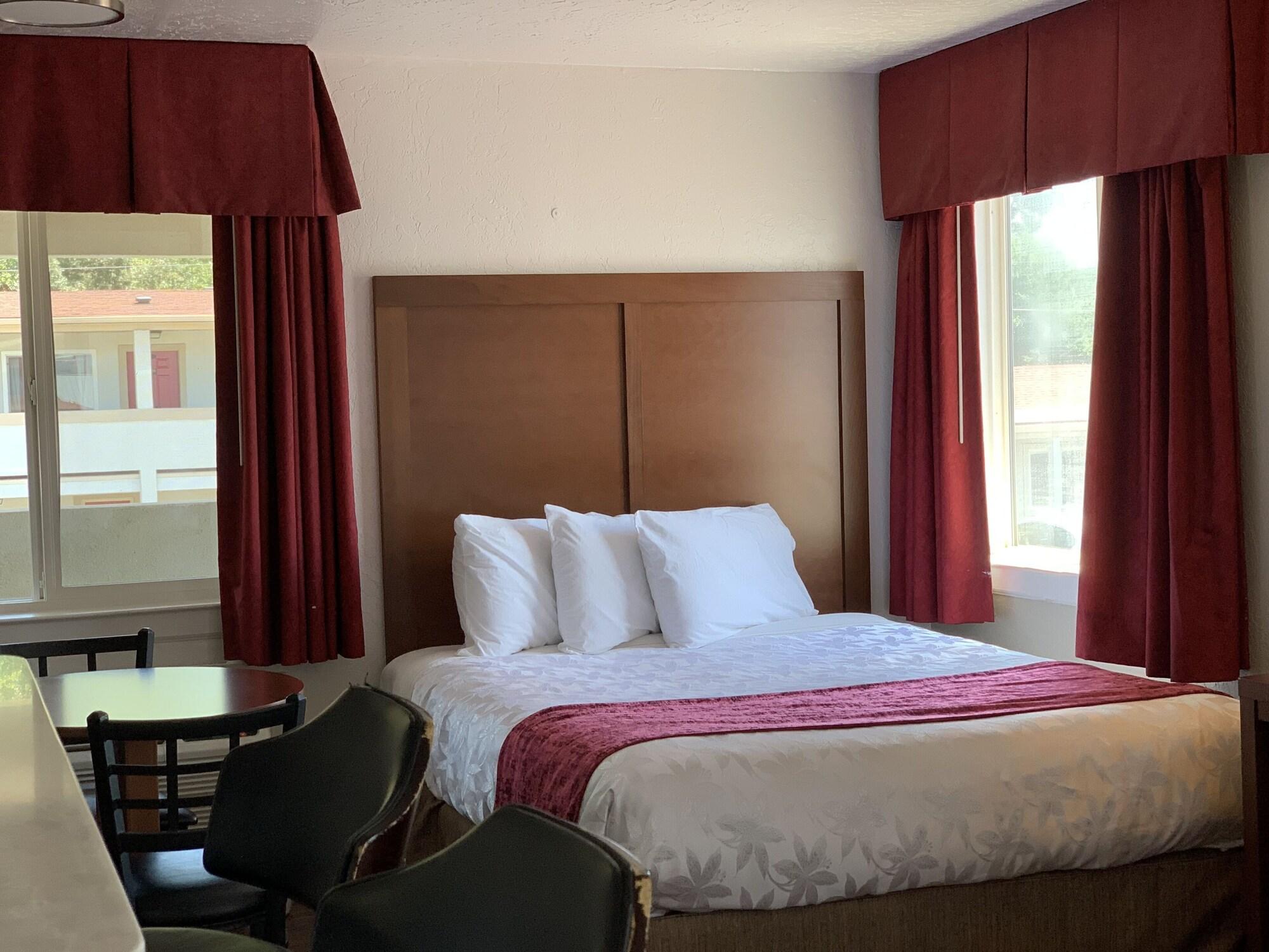 Red Carpet Inn Медфорд Экстерьер фото