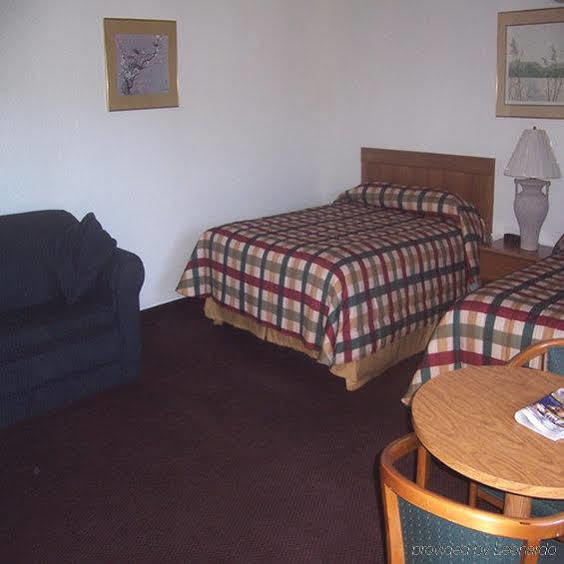 Red Carpet Inn Медфорд Номер фото