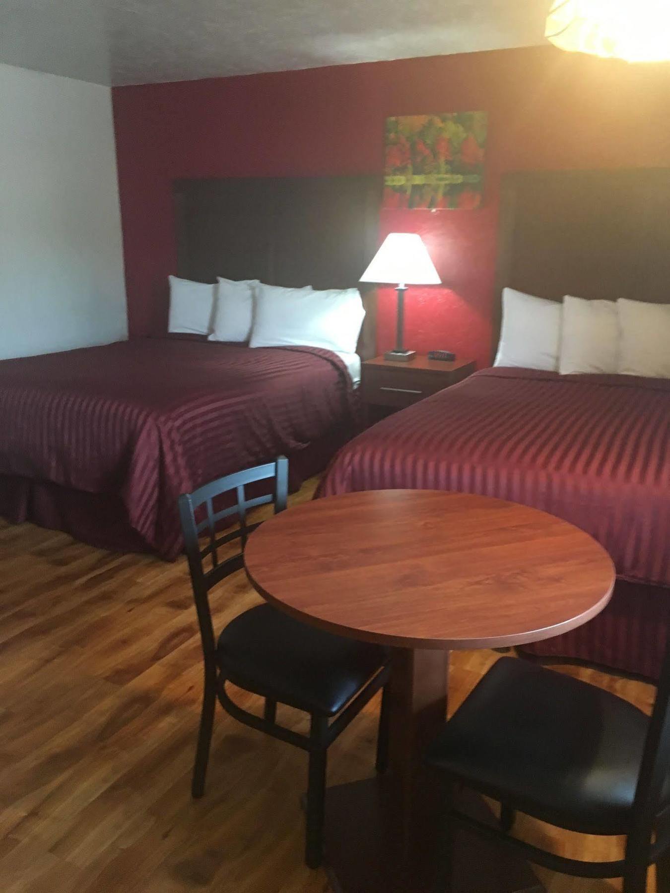 Red Carpet Inn Медфорд Экстерьер фото