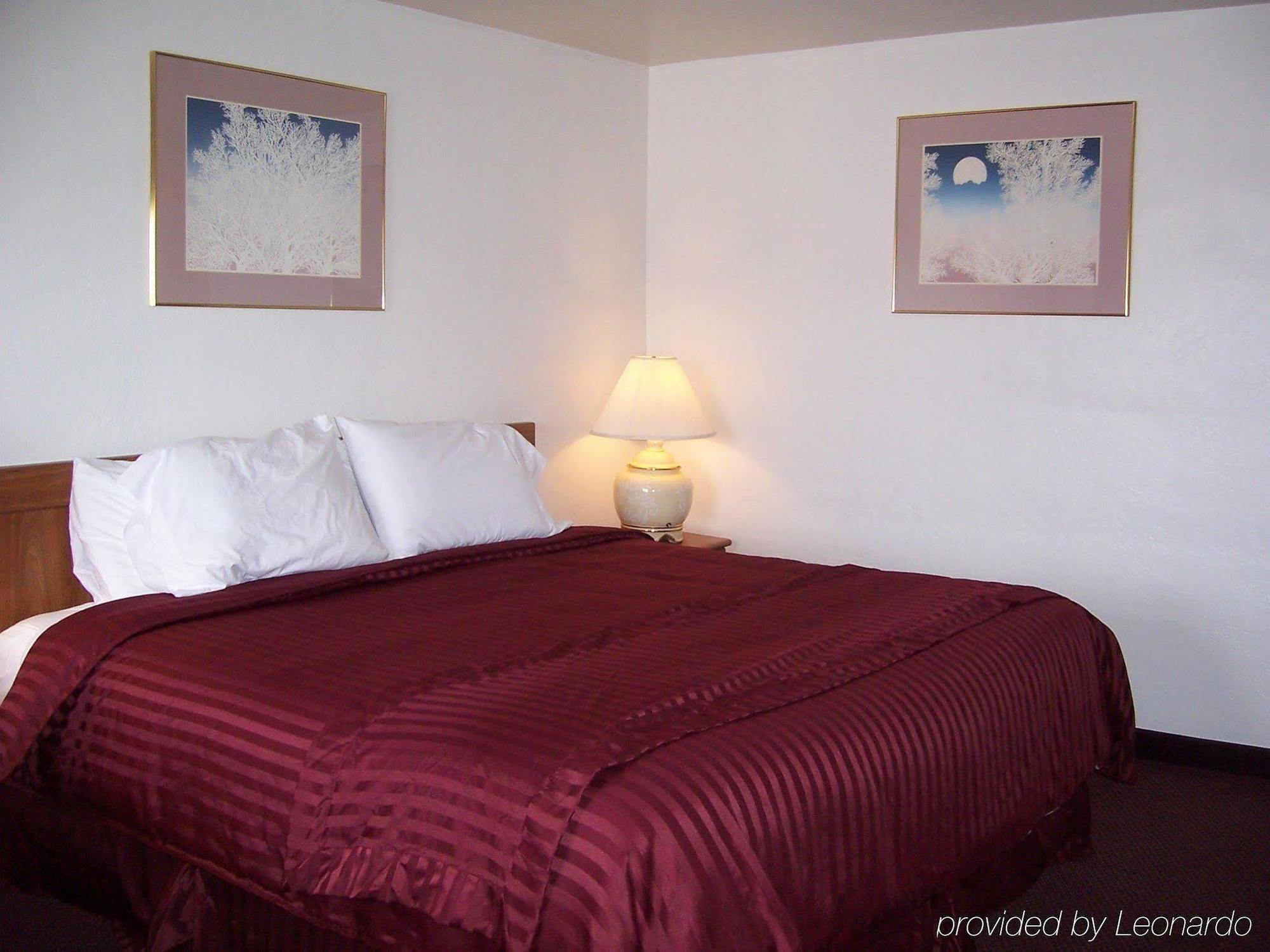 Red Carpet Inn Медфорд Экстерьер фото