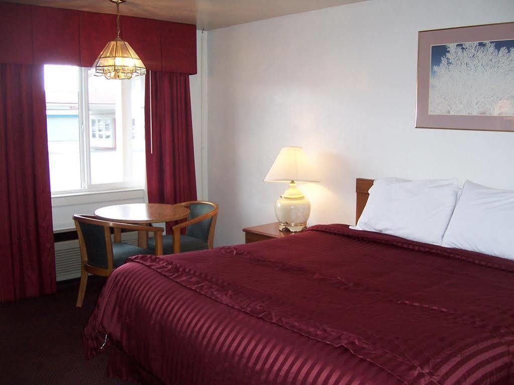 Red Carpet Inn Медфорд Экстерьер фото
