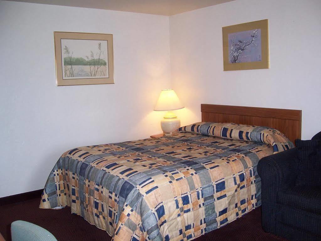 Red Carpet Inn Медфорд Экстерьер фото