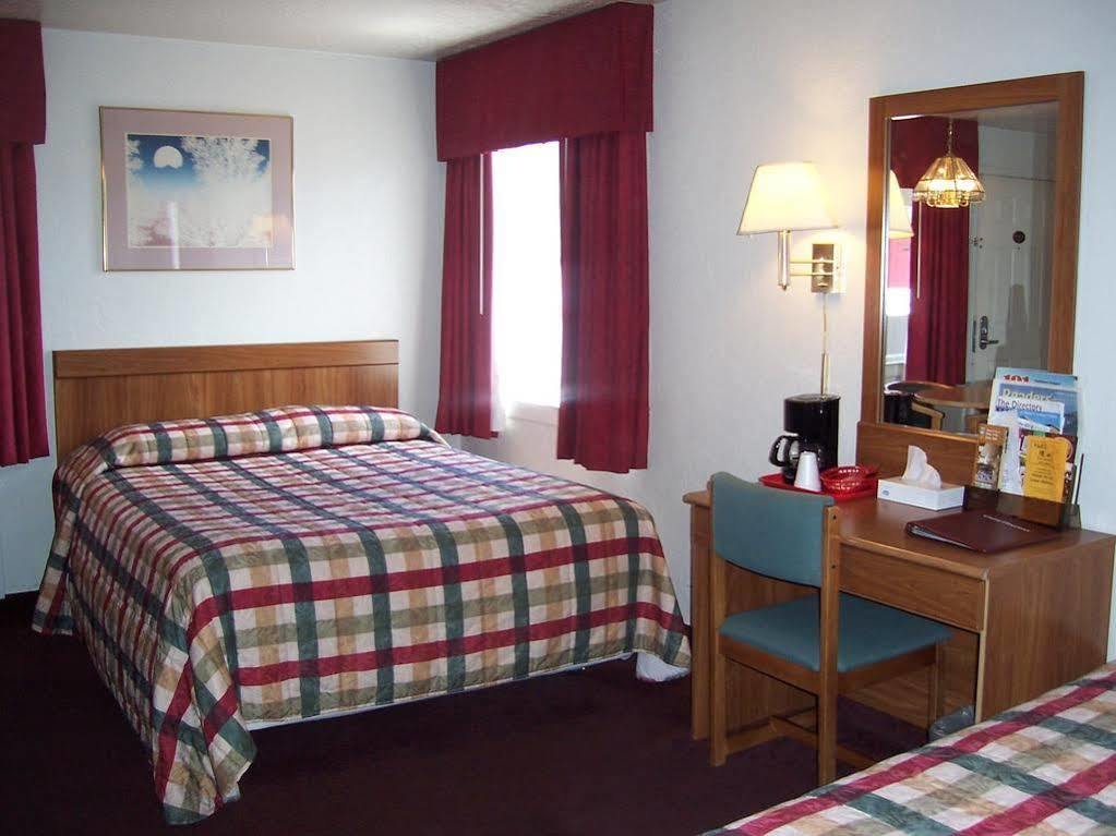 Red Carpet Inn Медфорд Экстерьер фото